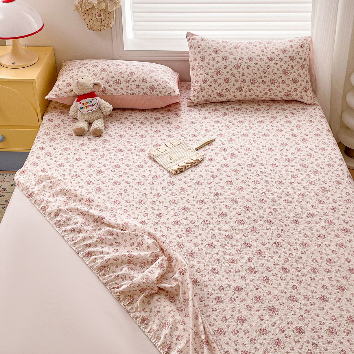 91家纺网 家纺一手货源 找家纺 立森 2026春夏新款云感皱皱纱泡芙纱床笠单枕套系列-叠拍图 栀夏