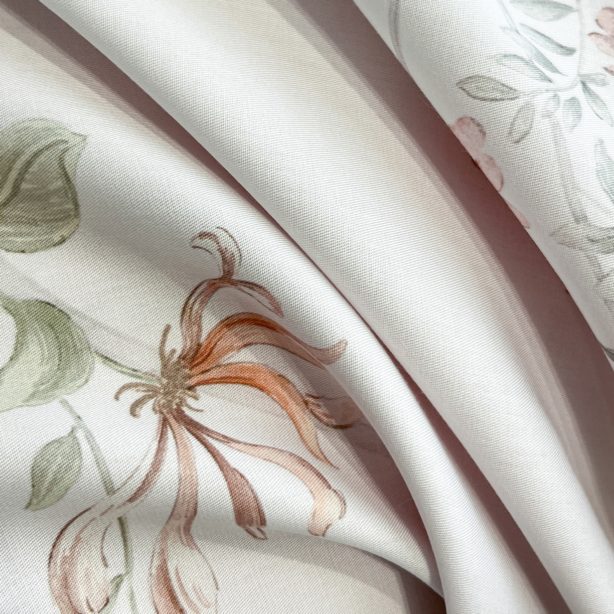 91家纺网 家纺一手货源 找家纺 迷尚家居 2026新款夏被100%莱赛尔数码印花夏被四件套50支天丝夏被 慕枝-夏被款