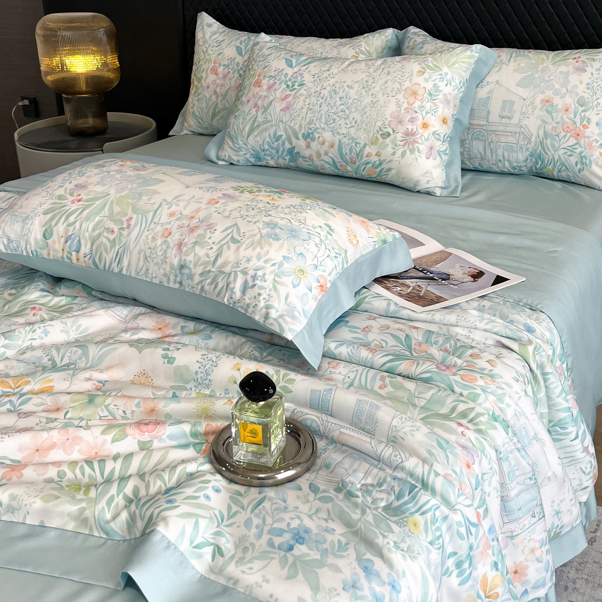 91家纺网 家纺一手货源 找家纺 迷尚家居 2026新款夏被100%莱赛尔数码印花夏被四件套50支天丝夏被 森漫屿-夏被款