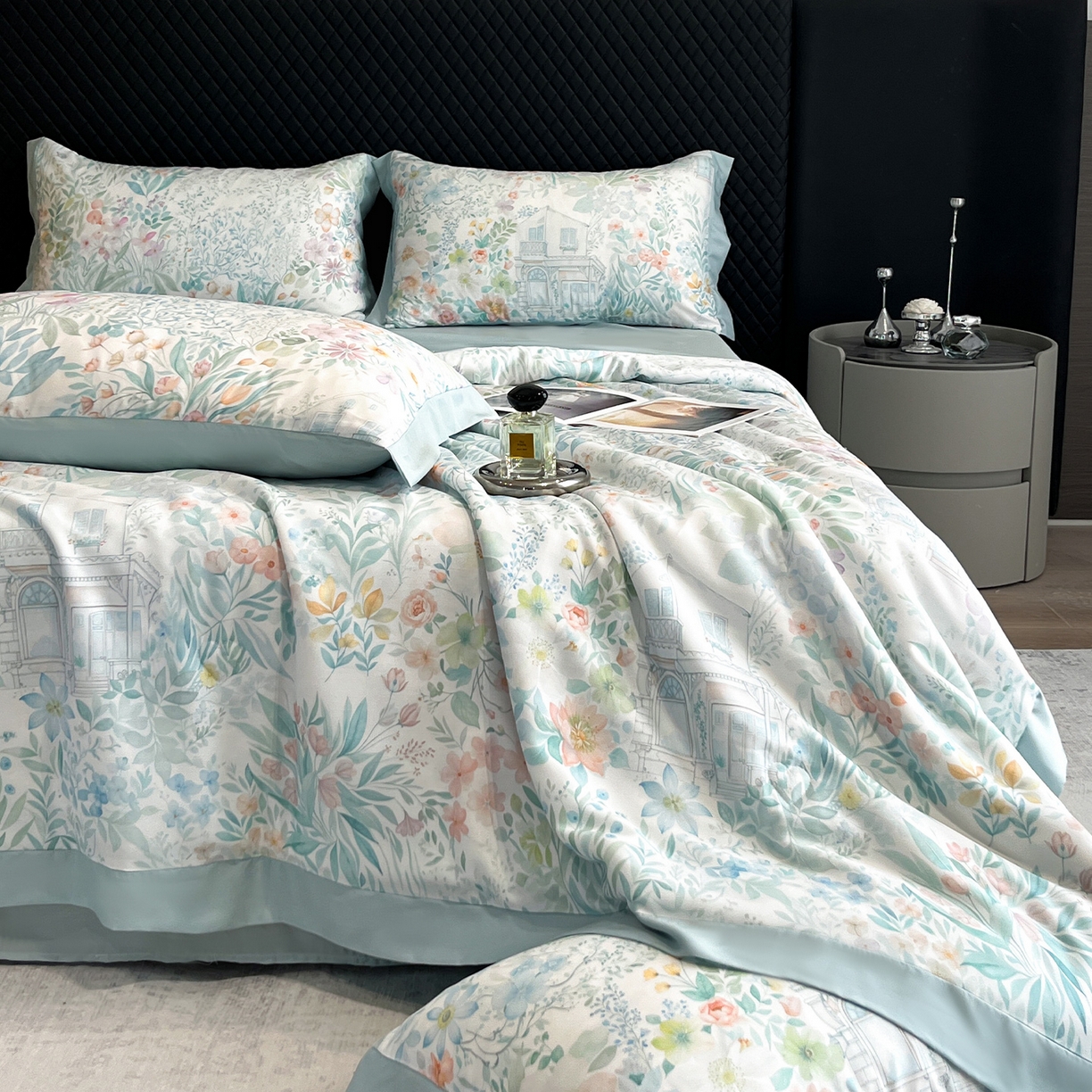 91家纺网 家纺一手货源 找家纺 迷尚家居 2026新款夏被100%莱赛尔数码印花夏被四件套50支天丝夏被 森漫屿-夏被款