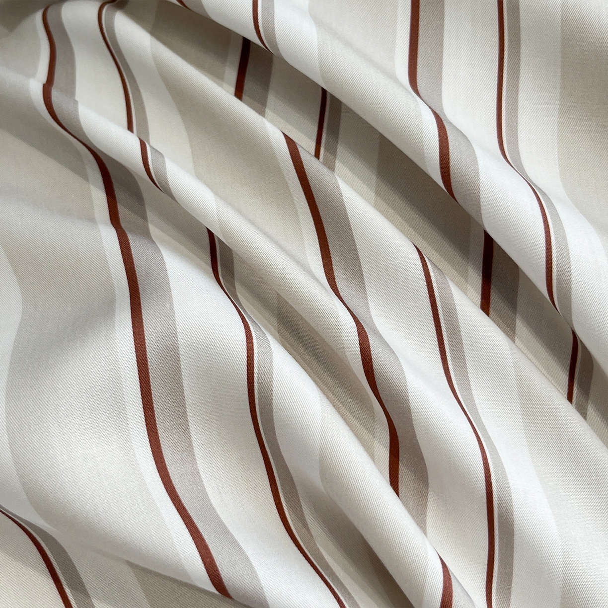 91家纺网 家纺一手货源 找家纺 迷尚家居 2026新款夏被100%莱赛尔数码印花夏被四件套50支天丝夏被 绅士咖-夏被款