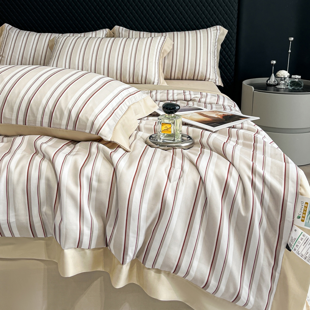 91家纺网 家纺一手货源 找家纺 迷尚家居 2026新款夏被100%莱赛尔数码印花夏被四件套50支天丝夏被 绅士咖-夏被款