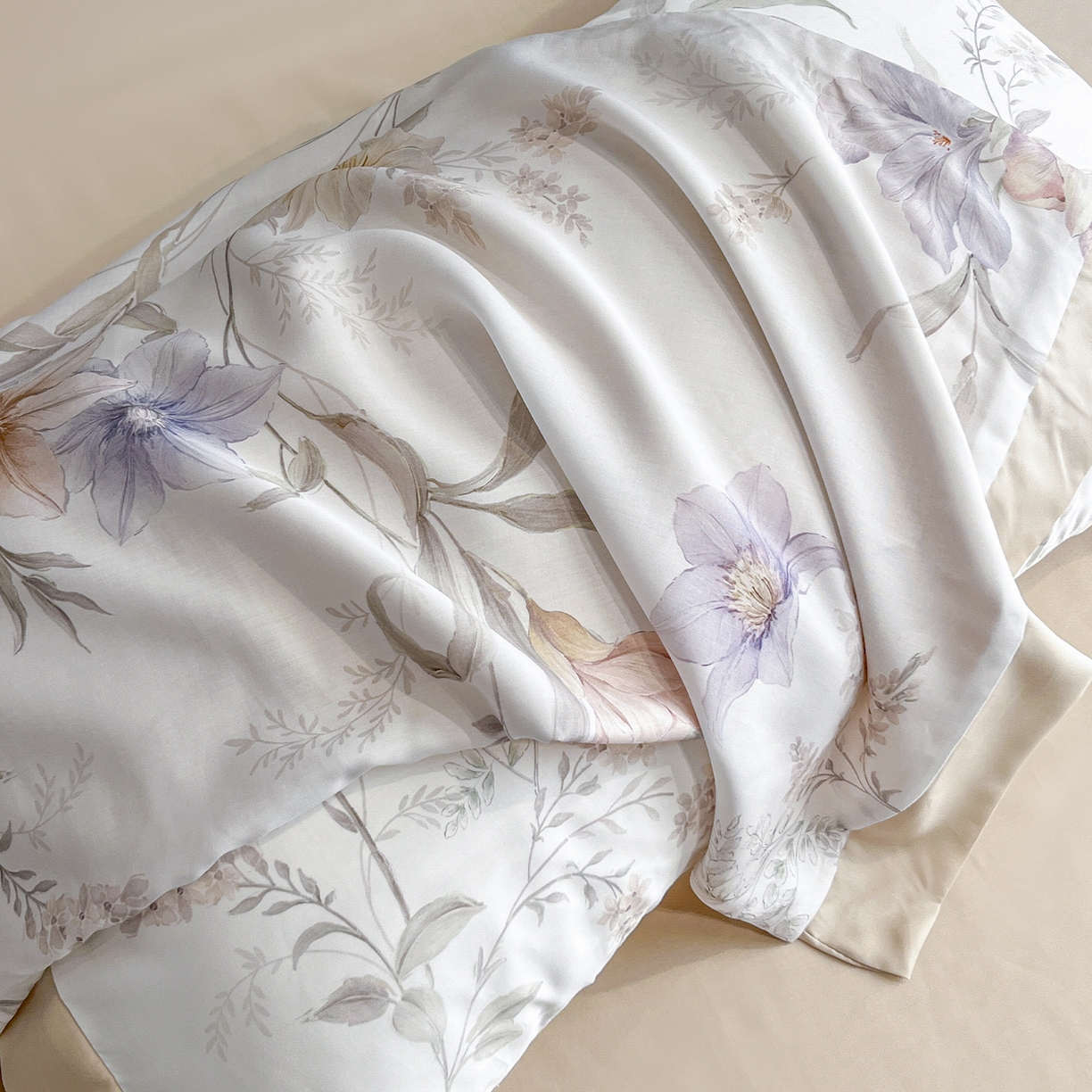 91家纺网 家纺一手货源 找家纺 迷尚家居 2026新款夏被100%莱赛尔数码印花夏被四件套50支天丝夏被 愈沐调-夏被款