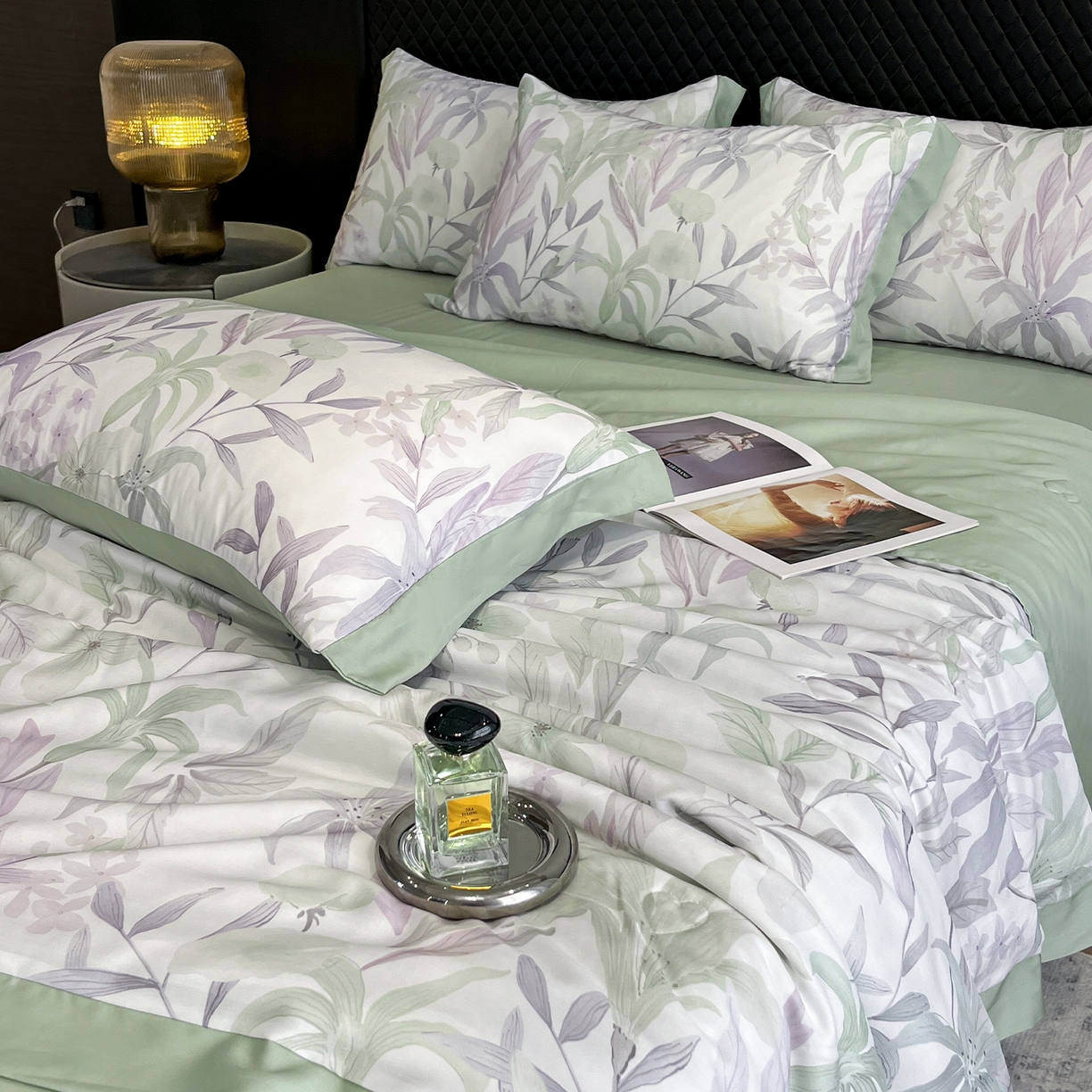 91家纺网 家纺一手货源 找家纺 迷尚家居 2026新款夏被100%莱赛尔数码印花夏被四件套50支天丝夏被 自然低语绿-夏被款