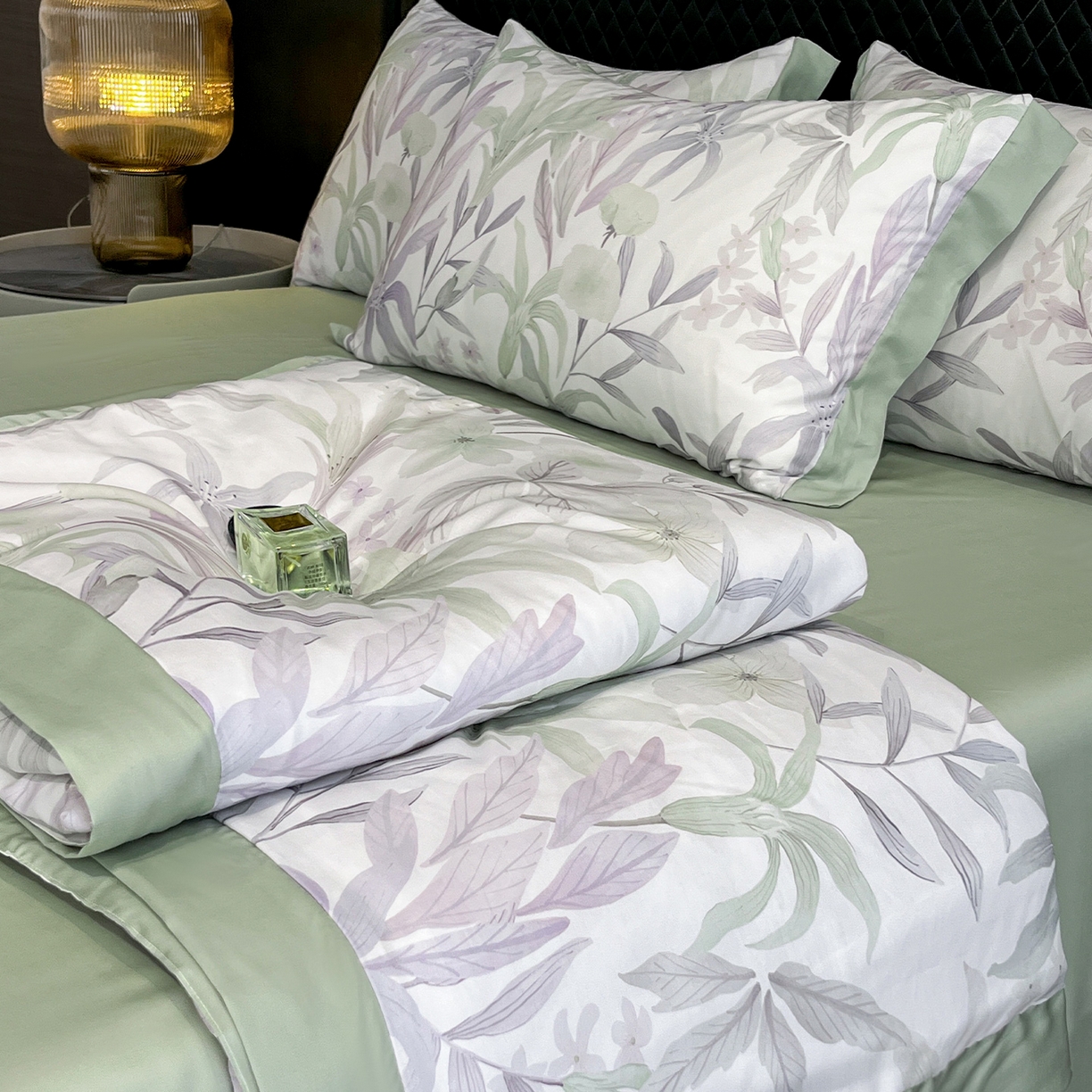 91家纺网 家纺一手货源 找家纺 迷尚家居 2026新款夏被100%莱赛尔数码印花夏被四件套50支天丝夏被 自然低语绿-夏被款