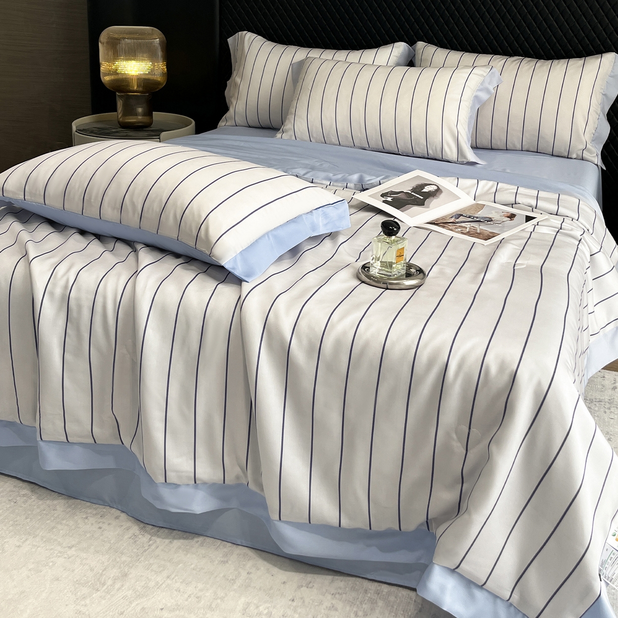 91家纺网 家纺一手货源 找家纺 迷尚家居 2026新款夏被100%莱赛尔数码印花夏被四件套50支天丝夏被 自在蓝-夏被款