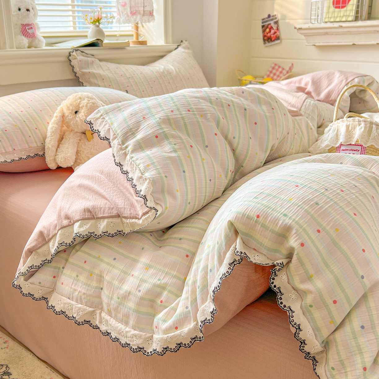 91家纺网 家纺一手货源 找家纺 晚爱家纺（原晚安家居） 2026新款蕾丝刺绣花边韩版少女公主风三层纱四件套 彩虹世界