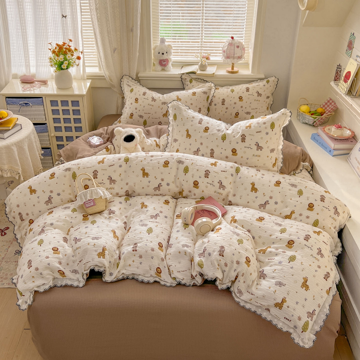 91家纺网 家纺一手货源 找家纺 晚爱家纺（原晚安家居） 2026新款蕾丝刺绣花边韩版少女公主风三层纱四件套 动物团团