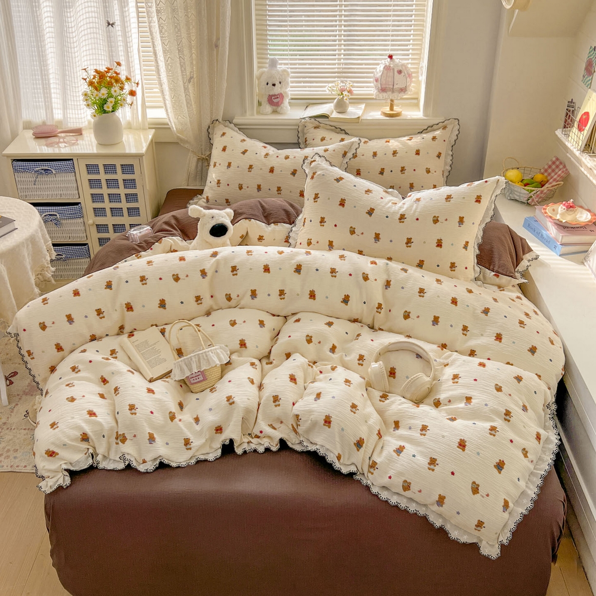 91家纺网 家纺一手货源 找家纺 晚爱家纺（原晚安家居） 2026新款蕾丝刺绣花边韩版少女公主风三层纱四件套 红茶小熊