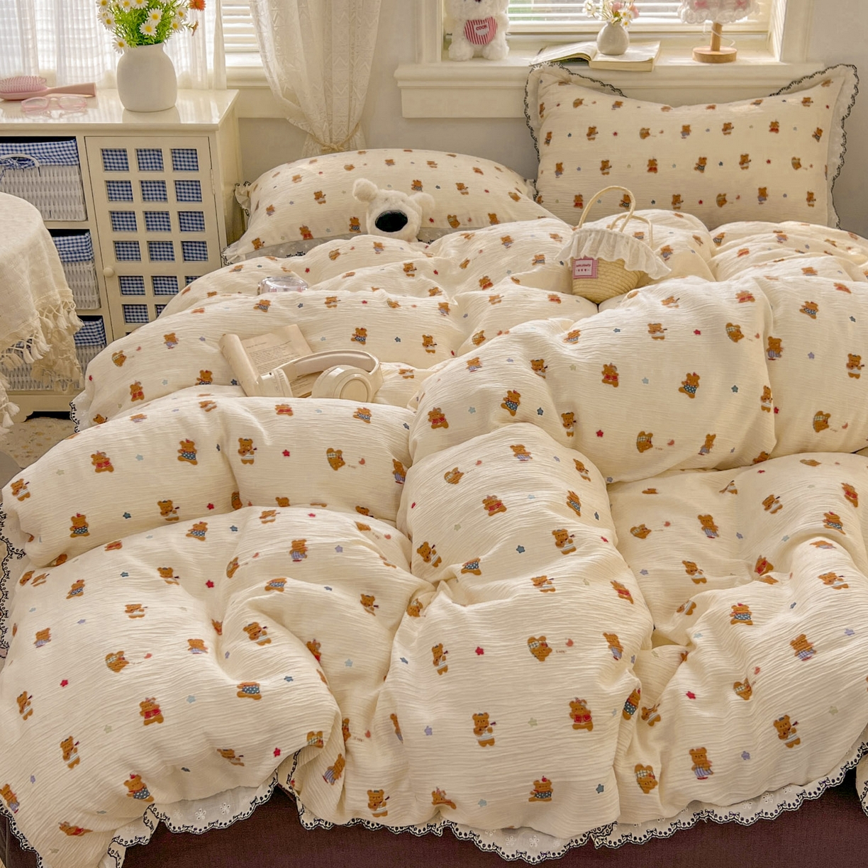 91家纺网 家纺一手货源 找家纺 晚爱家纺（原晚安家居） 2026新款蕾丝刺绣花边韩版少女公主风三层纱四件套 红茶小熊