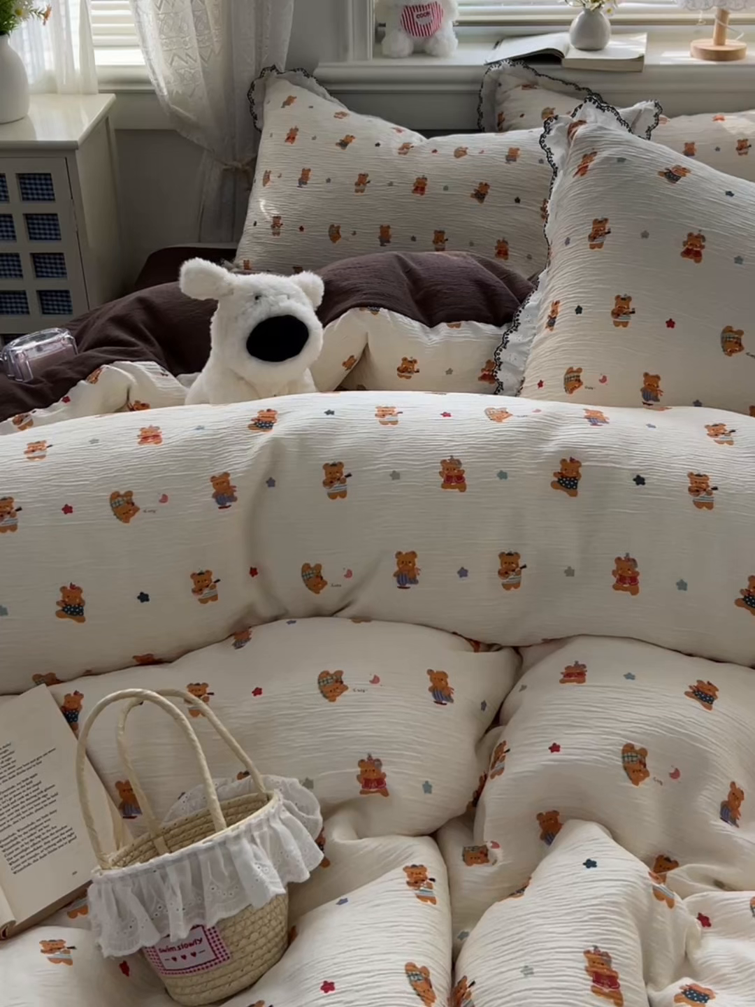 91家纺网 家纺一手货源 找家纺 晚爱家纺（原晚安家居） 2026新款蕾丝刺绣花边韩版少女公主风三层纱四件套 红茶小熊