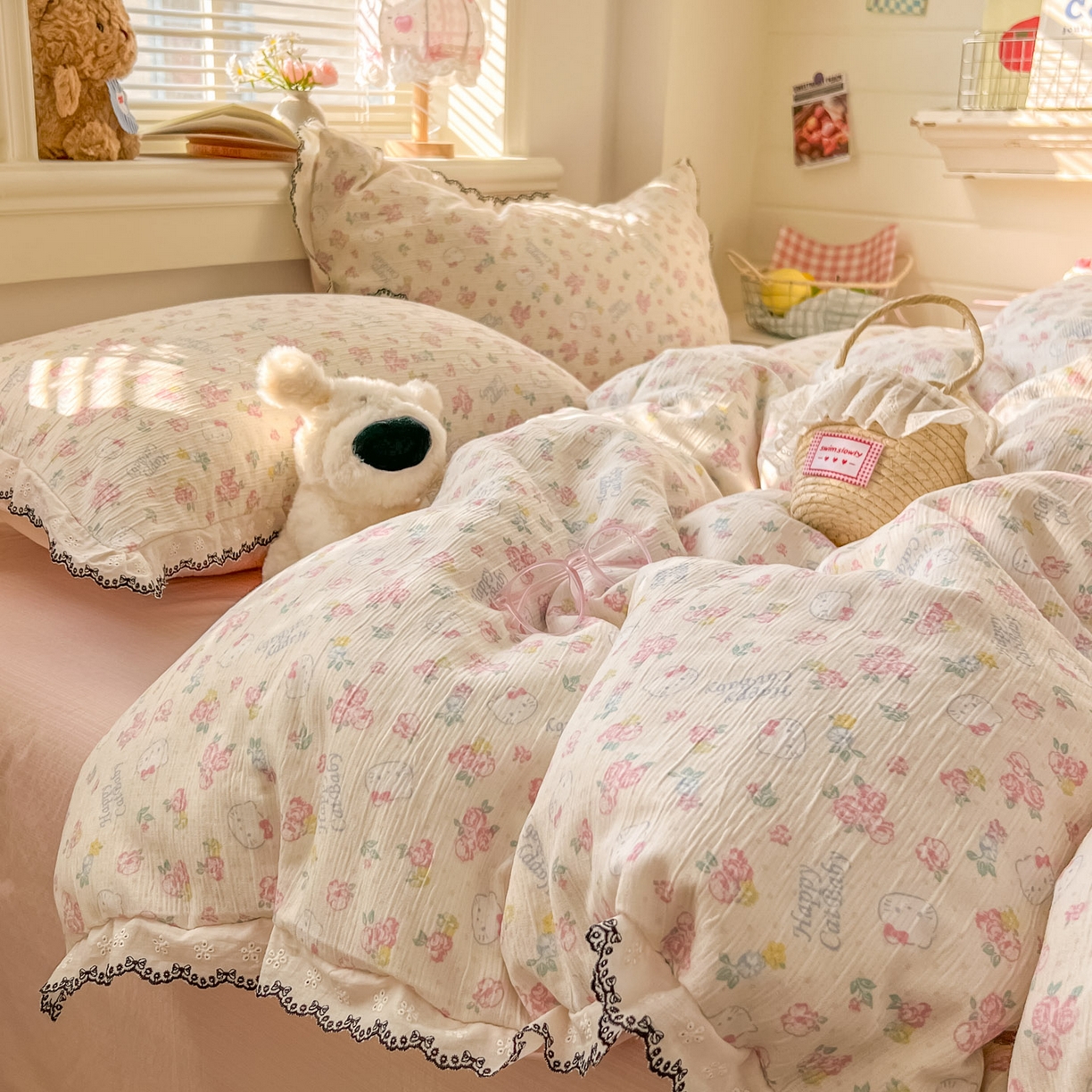 91家纺网 家纺一手货源 找家纺 晚爱家纺（原晚安家居） 2026新款蕾丝刺绣花边韩版少女公主风三层纱四件套 花丛点点猫