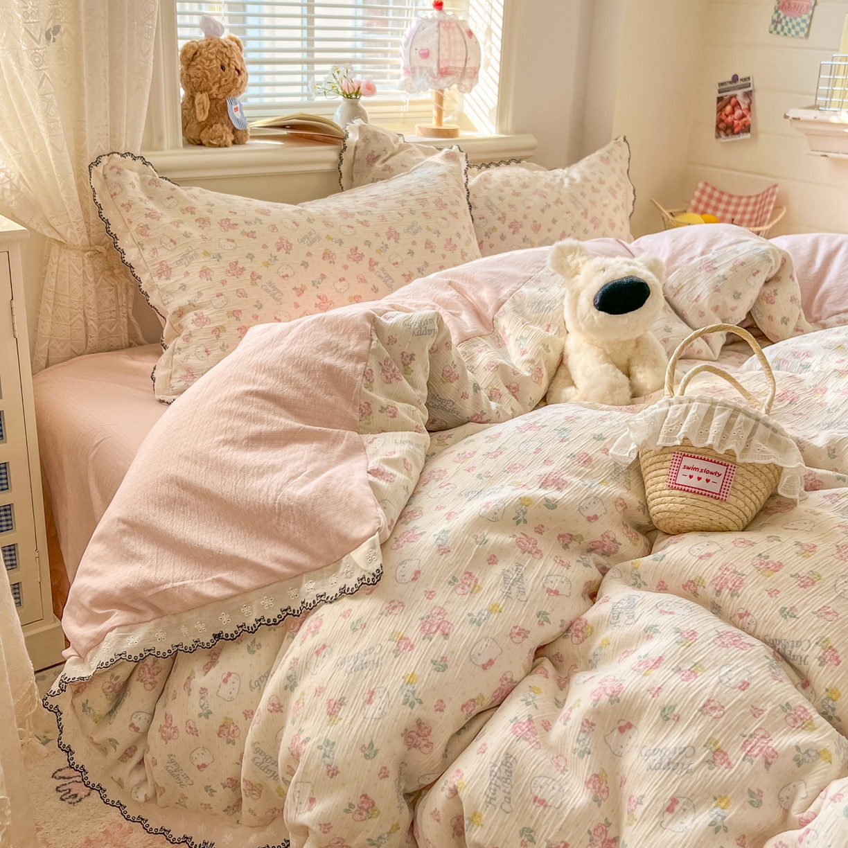 91家纺网 家纺一手货源 找家纺 晚爱家纺（原晚安家居） 2026新款蕾丝刺绣花边韩版少女公主风三层纱四件套 花丛点点猫