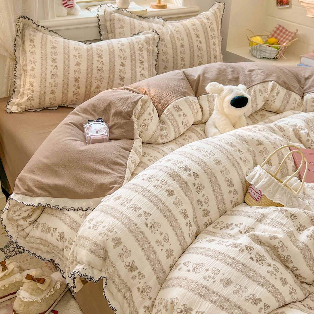 91家纺网 家纺一手货源 找家纺 晚爱家纺（原晚安家居） 2026新款蕾丝刺绣花边韩版少女公主风三层纱四件套 蕾丝熊