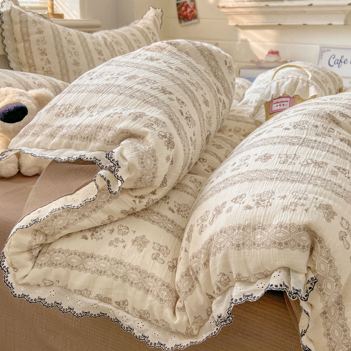 91家纺网 家纺一手货源 找家纺 晚爱家纺（原晚安家居） 2026新款蕾丝刺绣花边韩版少女公主风三层纱四件套 蕾丝熊