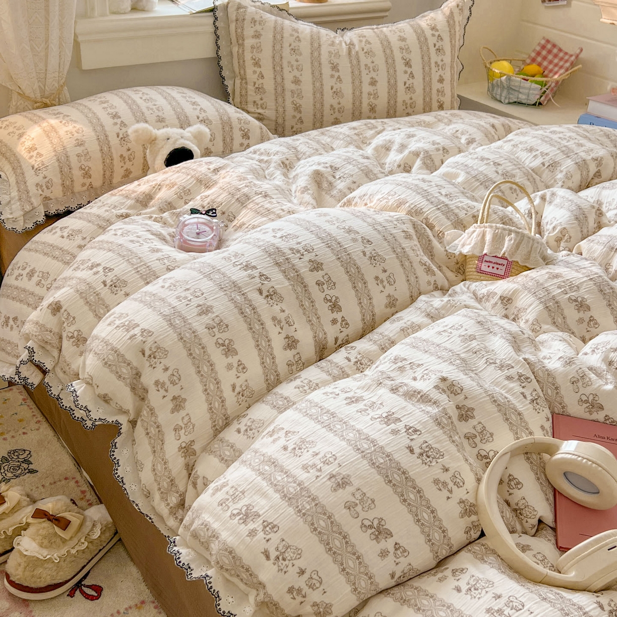 91家纺网 家纺一手货源 找家纺 晚爱家纺（原晚安家居） 2026新款蕾丝刺绣花边韩版少女公主风三层纱四件套 蕾丝熊