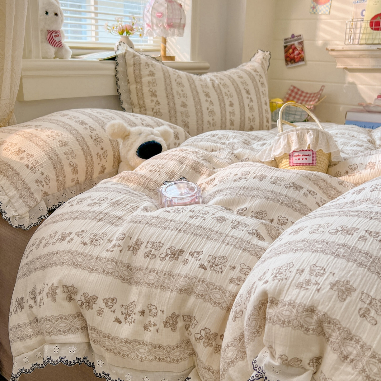 91家纺网 家纺一手货源 找家纺 晚爱家纺（原晚安家居） 2026新款蕾丝刺绣花边韩版少女公主风三层纱四件套 蕾丝熊