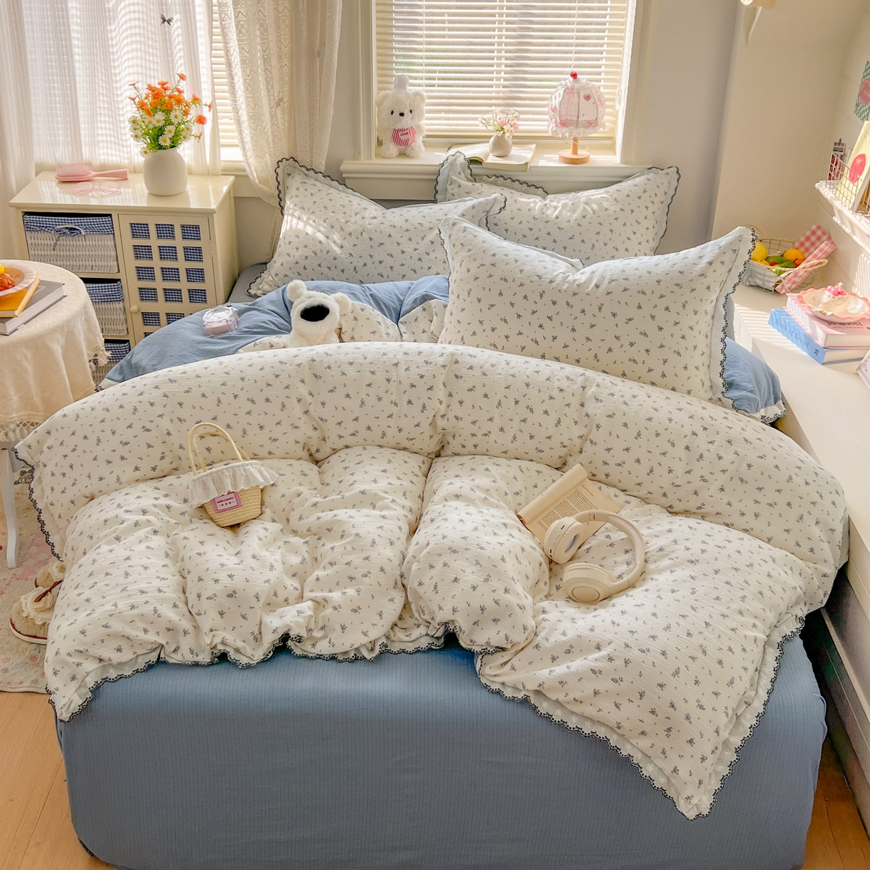 91家纺网 家纺一手货源 找家纺 晚爱家纺（原晚安家居） 2026新款蕾丝刺绣花边韩版少女公主风三层纱四件套 莫奈蓝