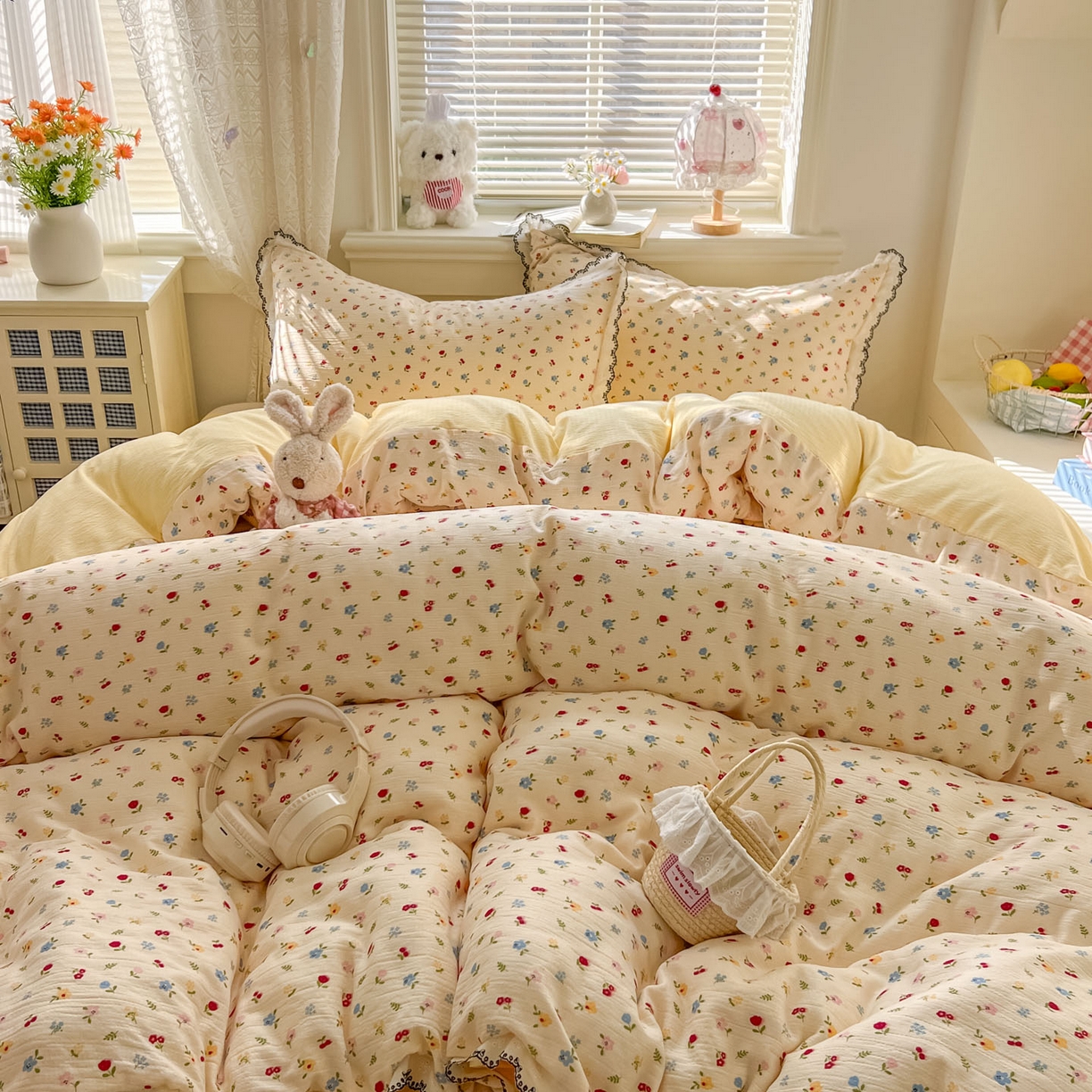 91家纺网 家纺一手货源 找家纺 晚爱家纺（原晚安家居） 2026新款蕾丝刺绣花边韩版少女公主风三层纱四件套 小花点点