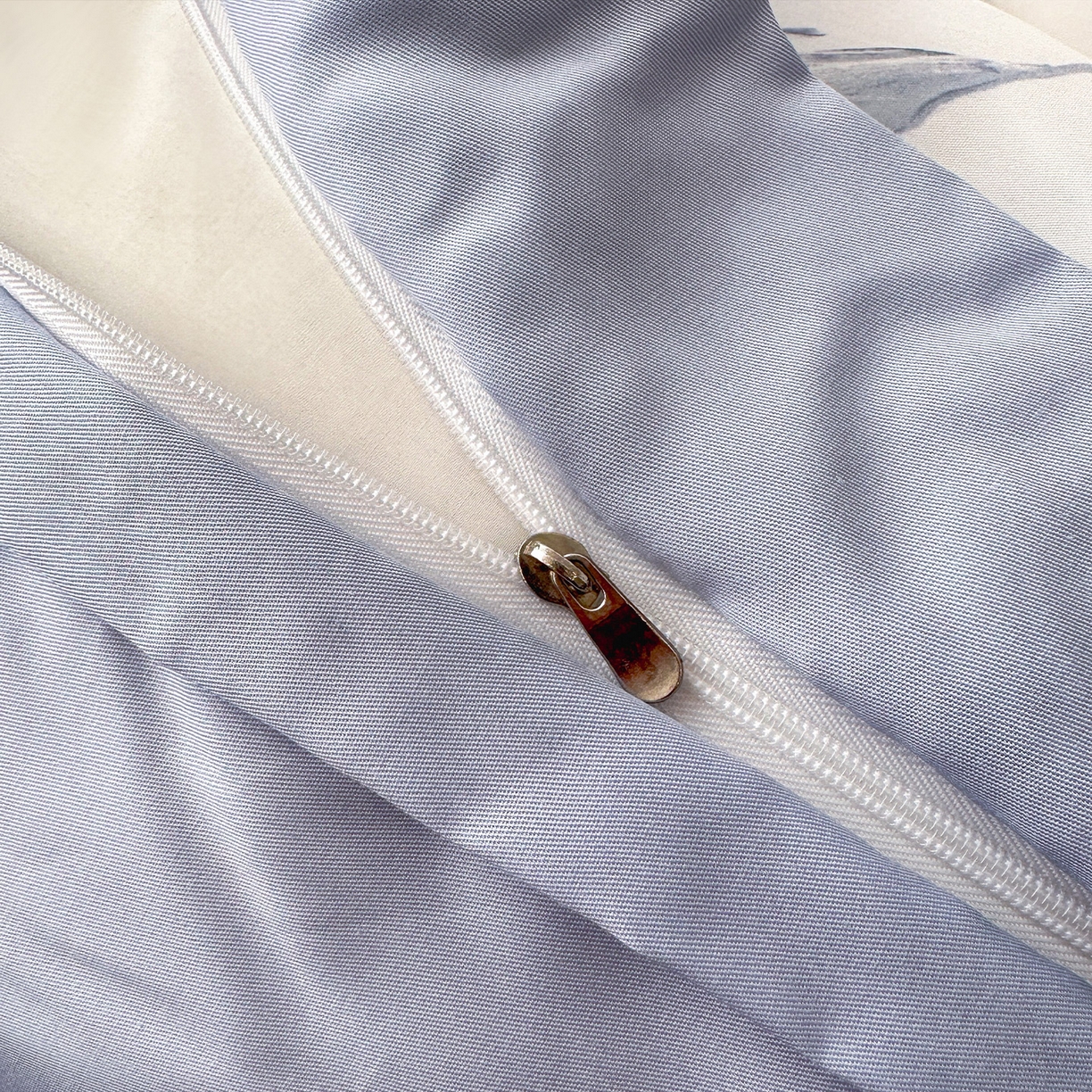 91家纺网 家纺一手货源 找家纺 迷尚家居 2026新款100%莱赛尔数码印花四件套 春溢然-被套款