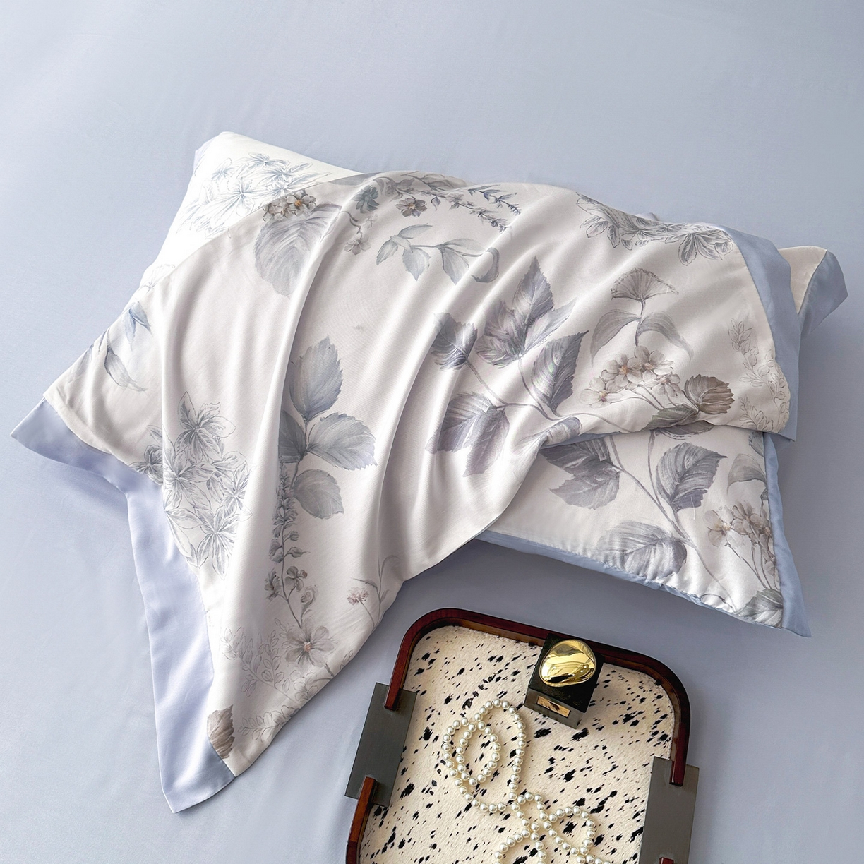 91家纺网 家纺一手货源 找家纺 迷尚家居 2026新款100%莱赛尔数码印花四件套 春溢然-被套款