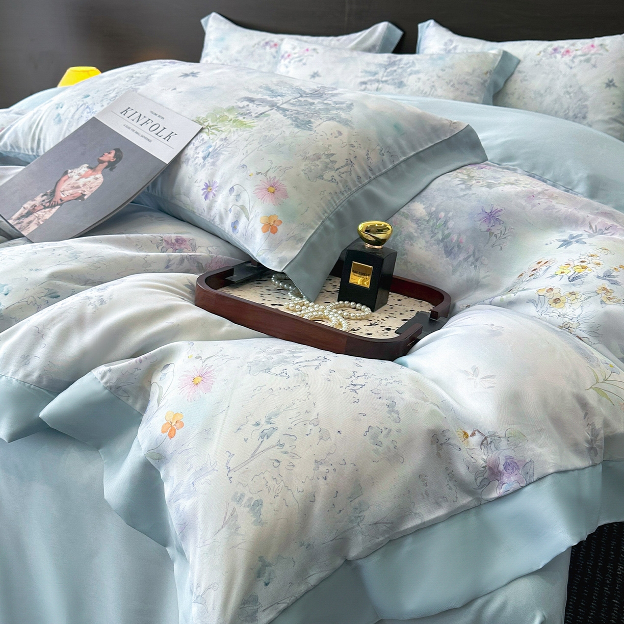 91家纺网 家纺一手货源 找家纺 迷尚家居 2026新款100%莱赛尔数码印花四件套 蝶漫柔境蓝-被套款