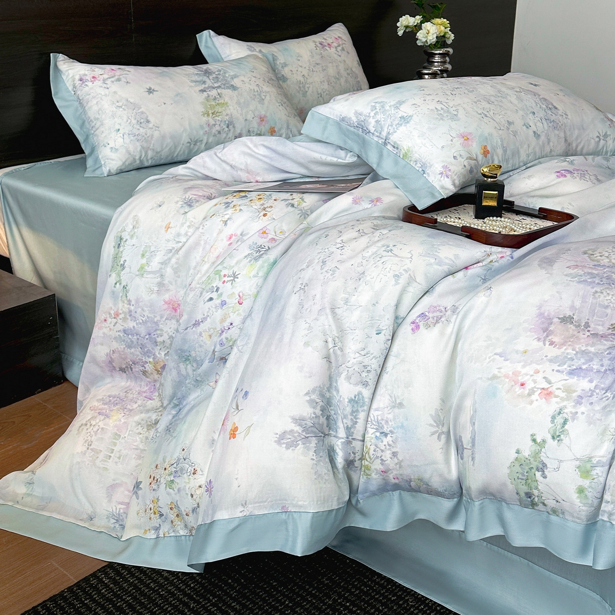 91家纺网 家纺一手货源 找家纺 迷尚家居 2026新款100%莱赛尔数码印花四件套 蝶漫柔境蓝-被套款