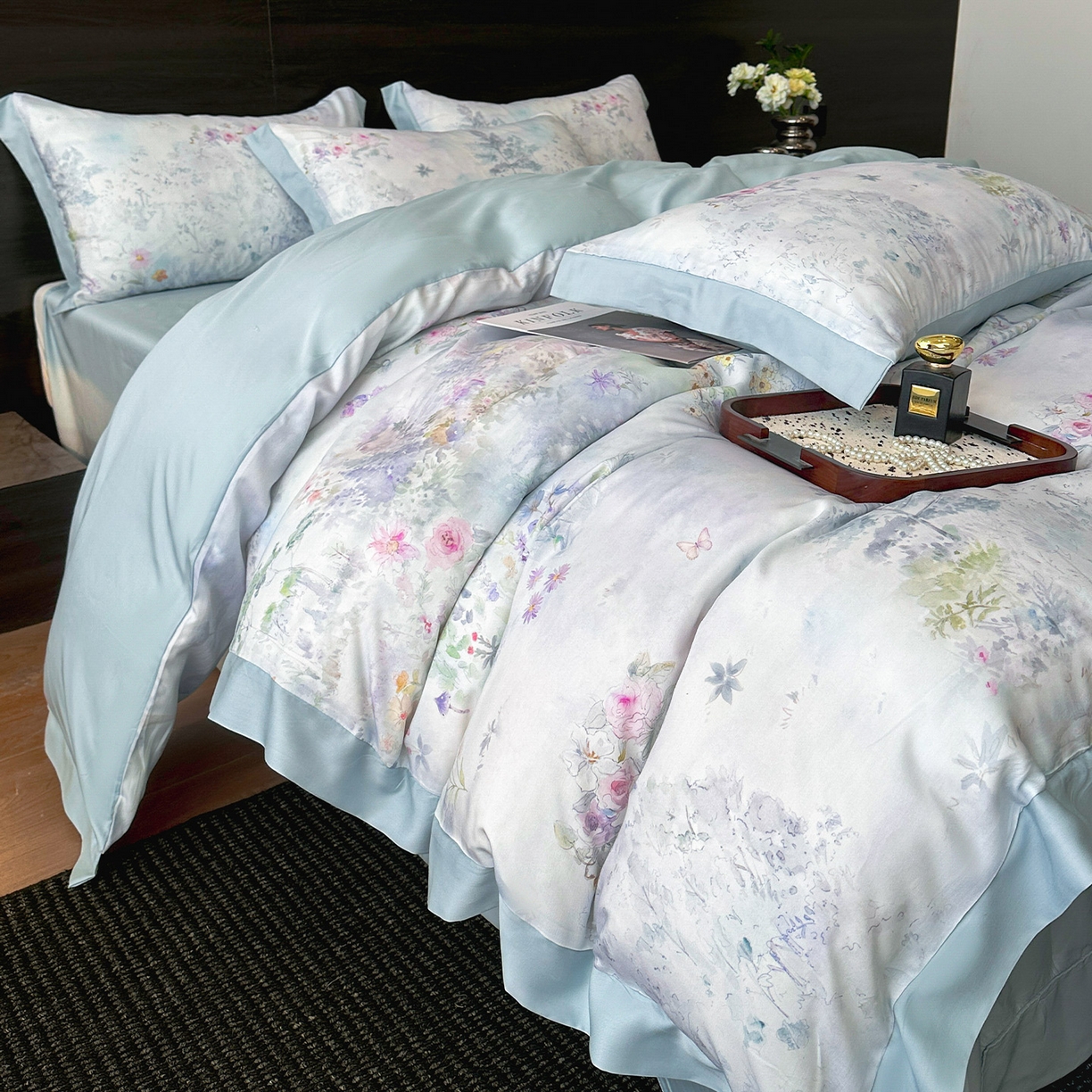 91家纺网 家纺一手货源 找家纺 迷尚家居 2026新款100%莱赛尔数码印花四件套 蝶漫柔境蓝-被套款