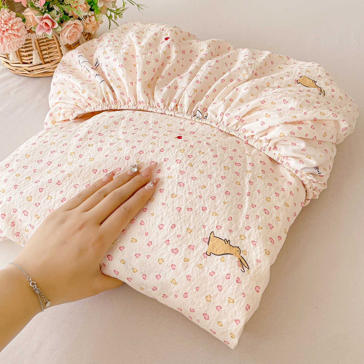 91家纺网 家纺一手货源 找家纺 （总）立森 2026春夏新款云感皱皱纱泡芙纱床笠单枕套系列-床拍图