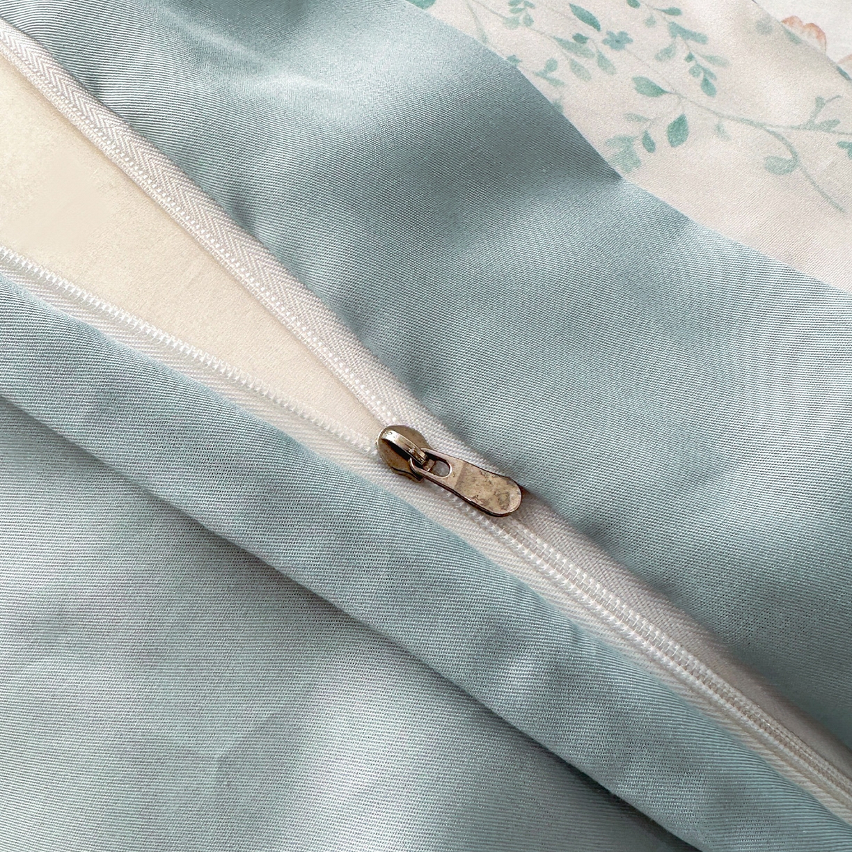 91家纺网 家纺一手货源 找家纺 迷尚家居 2026新款100%莱赛尔数码印花四件套 森慢屿-被套款