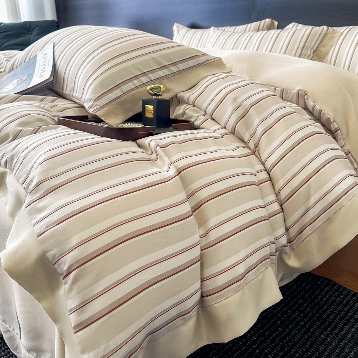 91家纺网 家纺一手货源 找家纺 迷尚家居 2026新款100%莱赛尔数码印花四件套 绅士咖-被套款