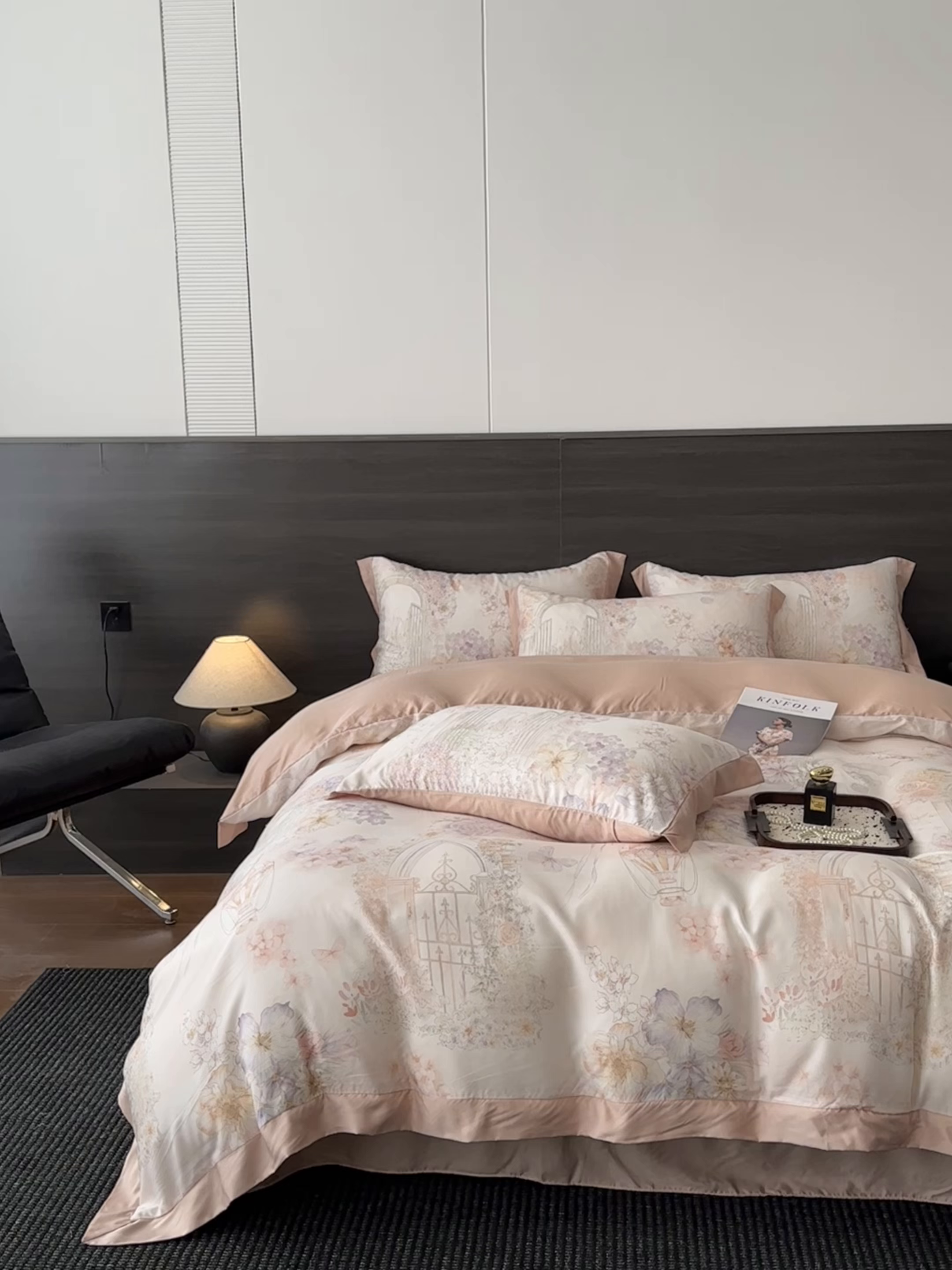 91家纺网 家纺一手货源 找家纺 迷尚家居 2026新款100%莱赛尔数码印花四件套 星纱花庭-被套款