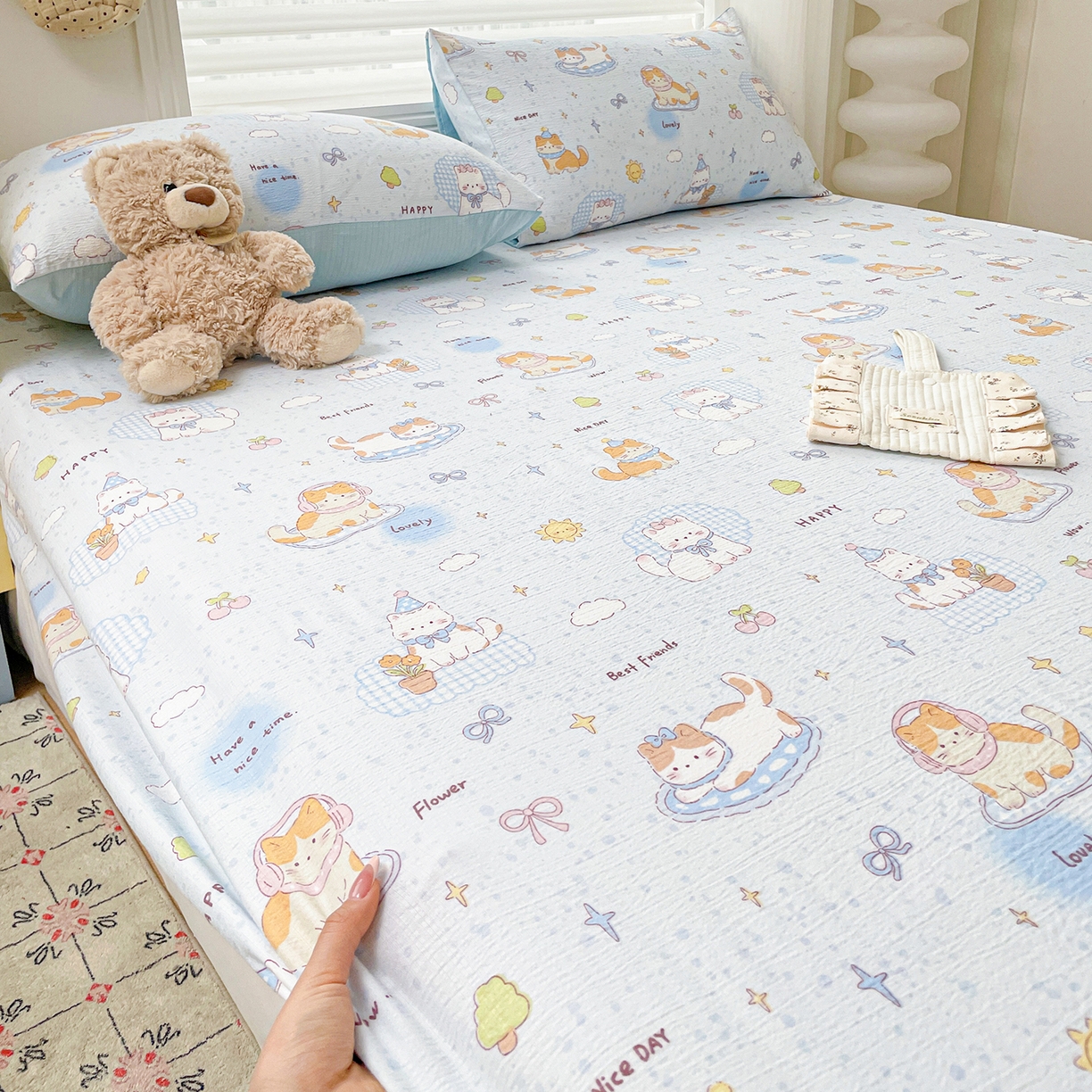 91家纺网 家纺一手货源 找家纺 立森 2026春夏新款云感皱皱纱泡芙纱床笠单枕套系列-床拍图 芭宠假日蓝