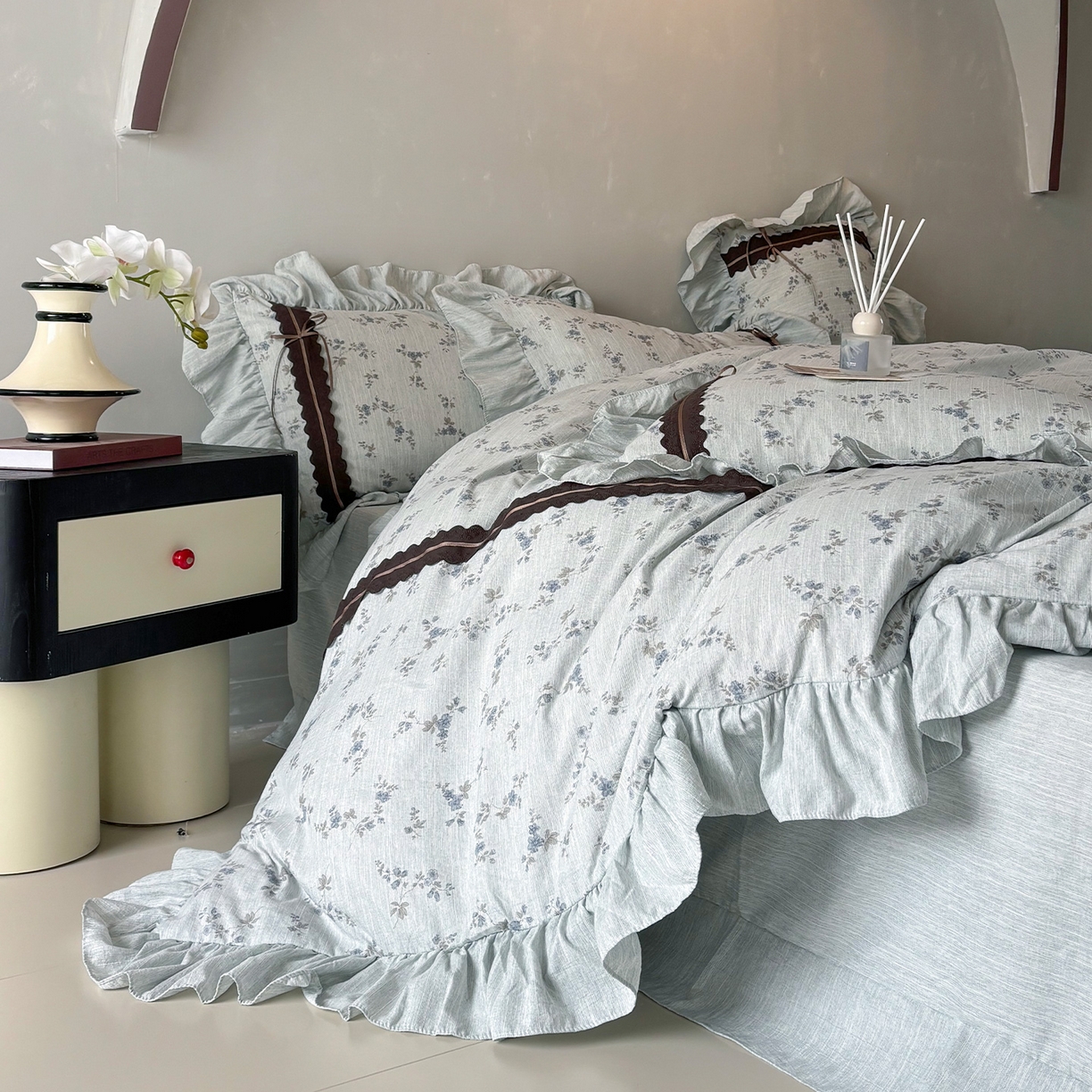 91家纺网 家纺一手货源 找家纺 迷尚家居 2026新款提花色织麻花边四件套 小兰花绿