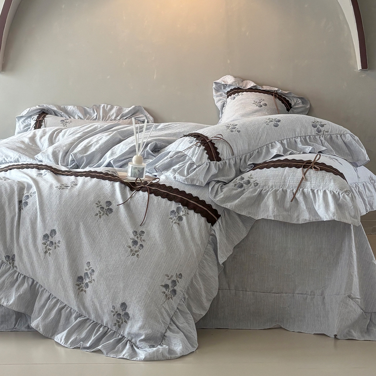 91家纺网 家纺一手货源 找家纺 迷尚家居 2026新款提花色织麻花边四件套 可可蓝