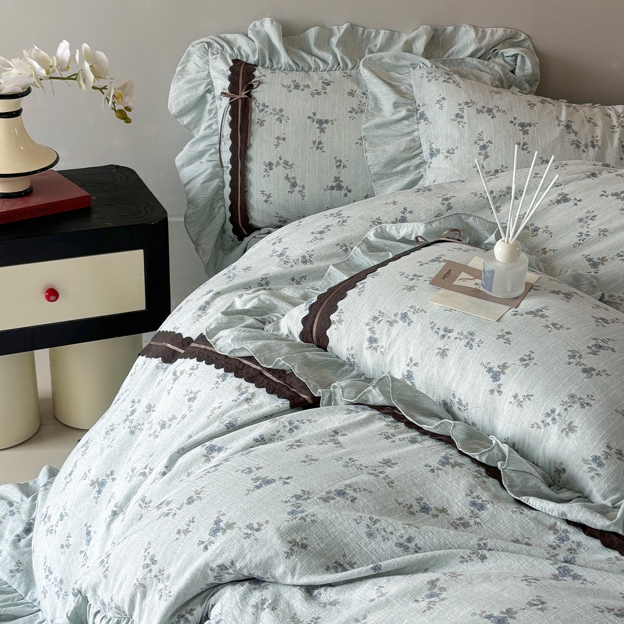 91家纺网 家纺一手货源 找家纺 迷尚家居 2026新款提花色织麻花边四件套 小兰花绿