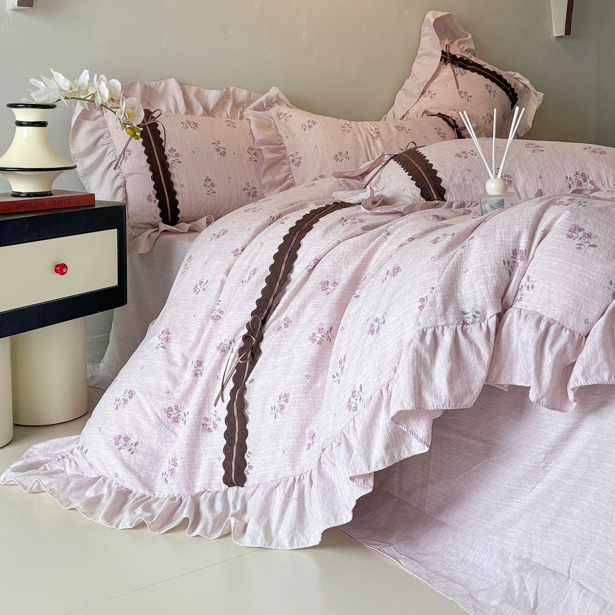 91家纺网 家纺一手货源 找家纺 迷尚家居 2026新款提花色织麻花边四件套 云溪粉