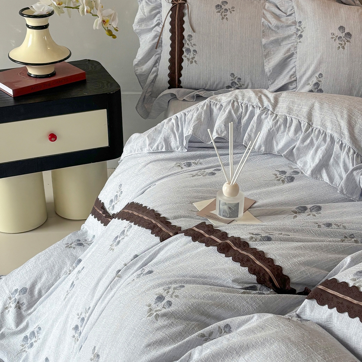 91家纺网 家纺一手货源 找家纺 迷尚家居 2026新款提花色织麻花边四件套 可可蓝