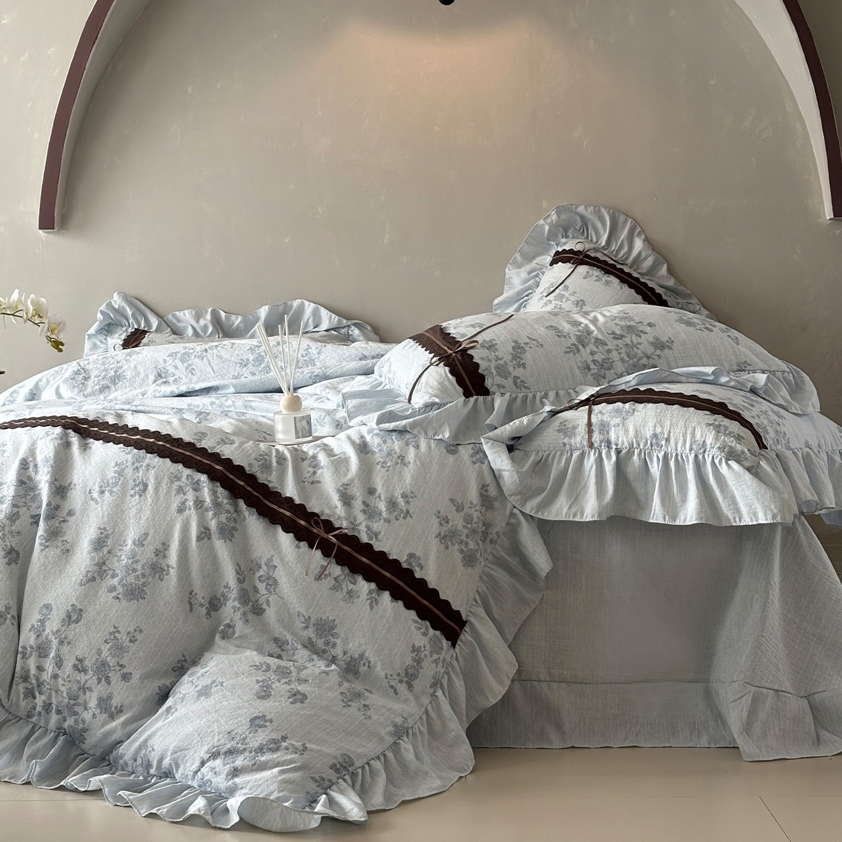 91家纺网 家纺一手货源 找家纺 迷尚家居 2026新款提花色织麻花边四件套 素锦蓝