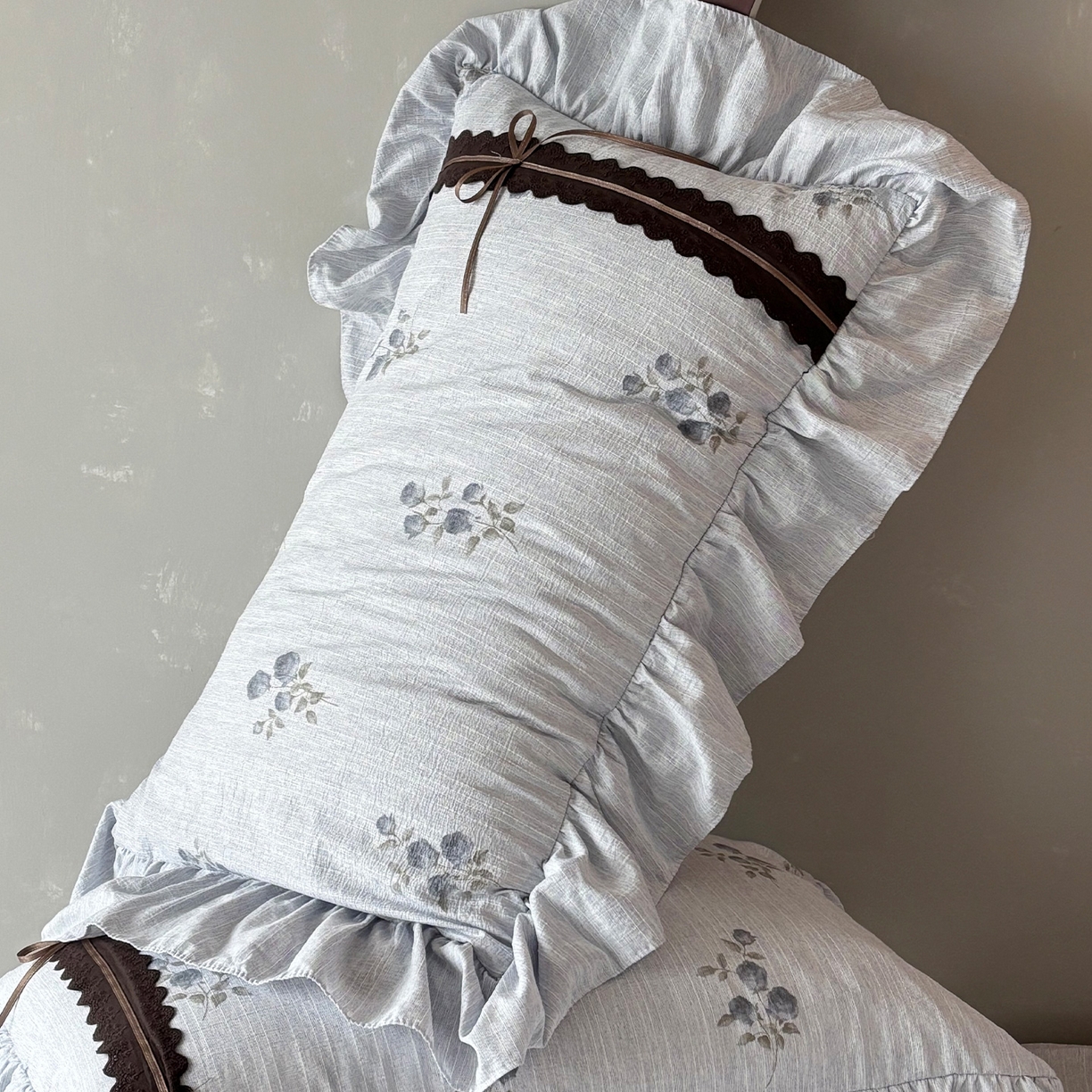 91家纺网 家纺一手货源 找家纺 迷尚家居 2026新款提花色织麻花边四件套 可可蓝