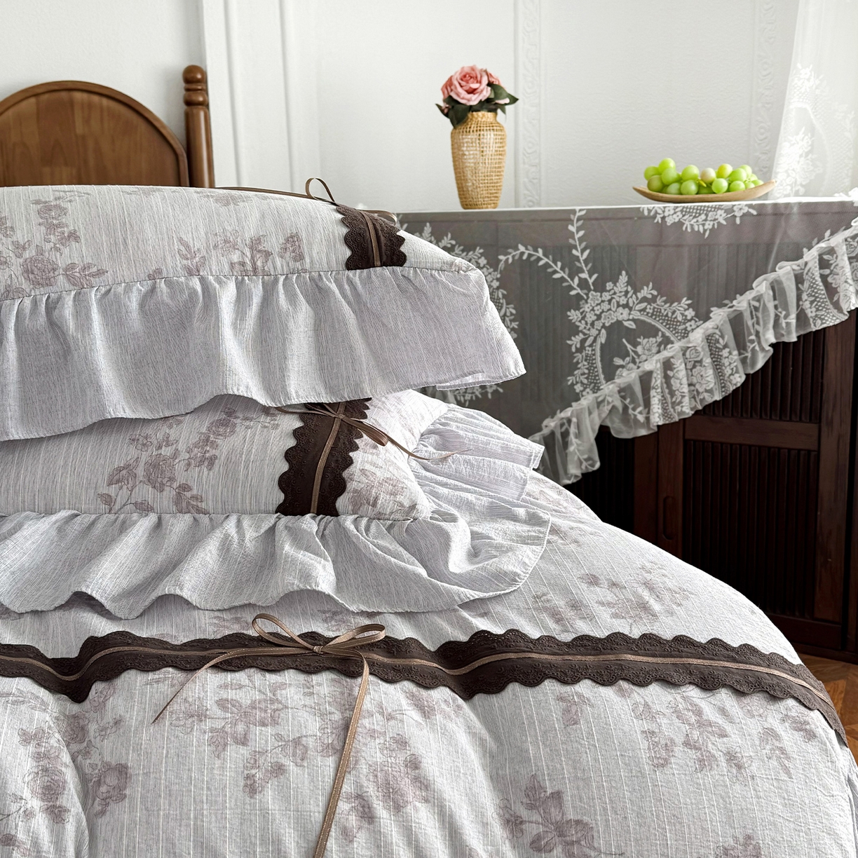 91家纺网 家纺一手货源 找家纺 迷尚家居 2026新款提花色织麻花边四件套 素锦豆沙