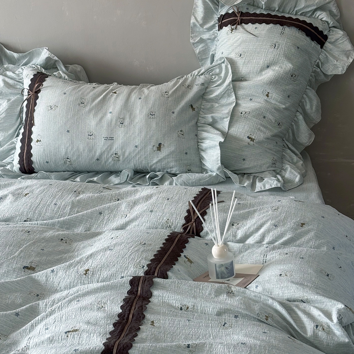 91家纺网 家纺一手货源 找家纺 迷尚家居 2026新款提花色织麻花边四件套 星星狗绿