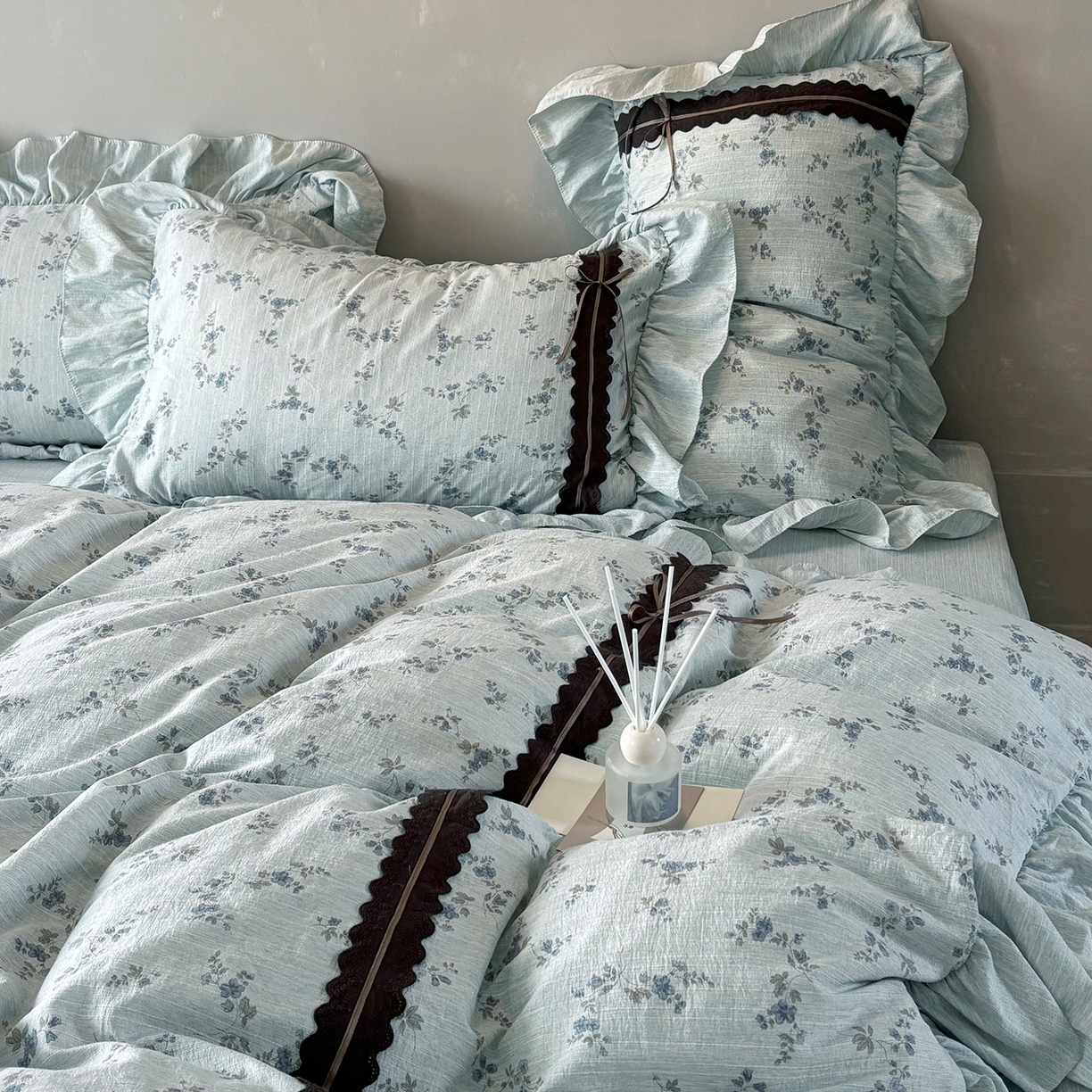 91家纺网 家纺一手货源 找家纺 迷尚家居 2026新款提花色织麻花边四件套 小兰花绿