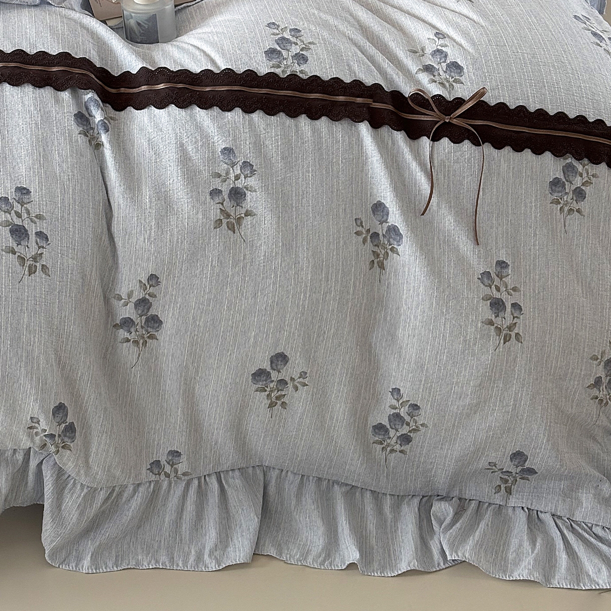 91家纺网 家纺一手货源 找家纺 迷尚家居 2026新款提花色织麻花边四件套 可可蓝