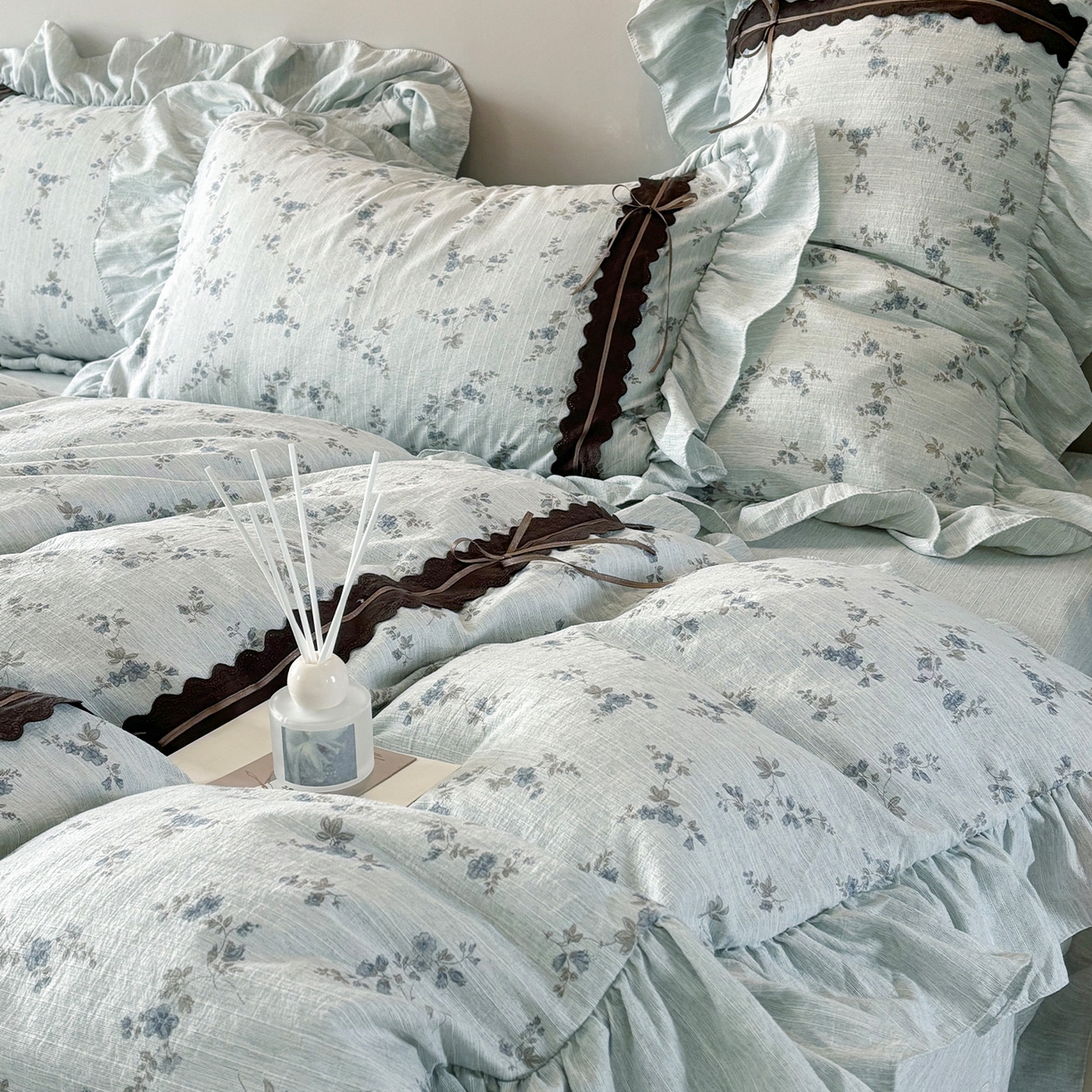 91家纺网 家纺一手货源 找家纺 迷尚家居 2026新款提花色织麻花边四件套 小兰花绿