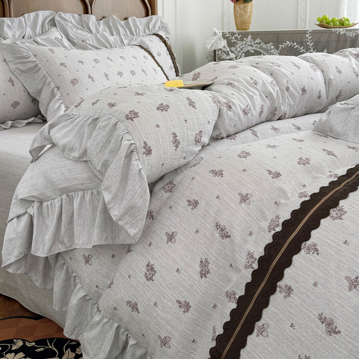 91家纺网 家纺一手货源 找家纺 迷尚家居 2026新款提花色织麻花边四件套 野餐