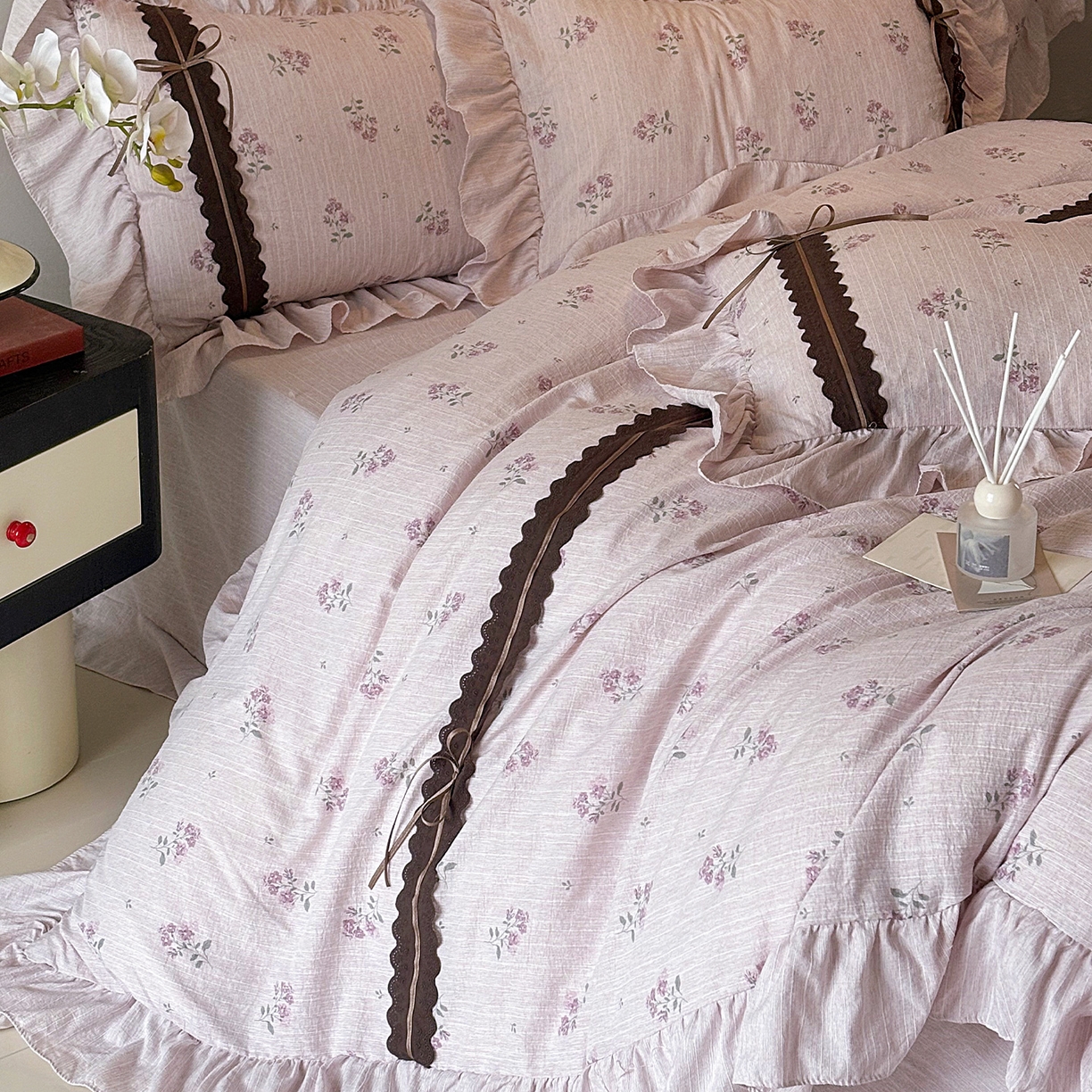 91家纺网 家纺一手货源 找家纺 迷尚家居 2026新款提花色织麻花边四件套 云溪粉