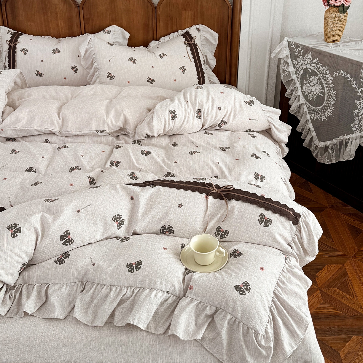 91家纺网 家纺一手货源 找家纺 迷尚家居 2026新款提花色织麻花边四件套 好运结咖