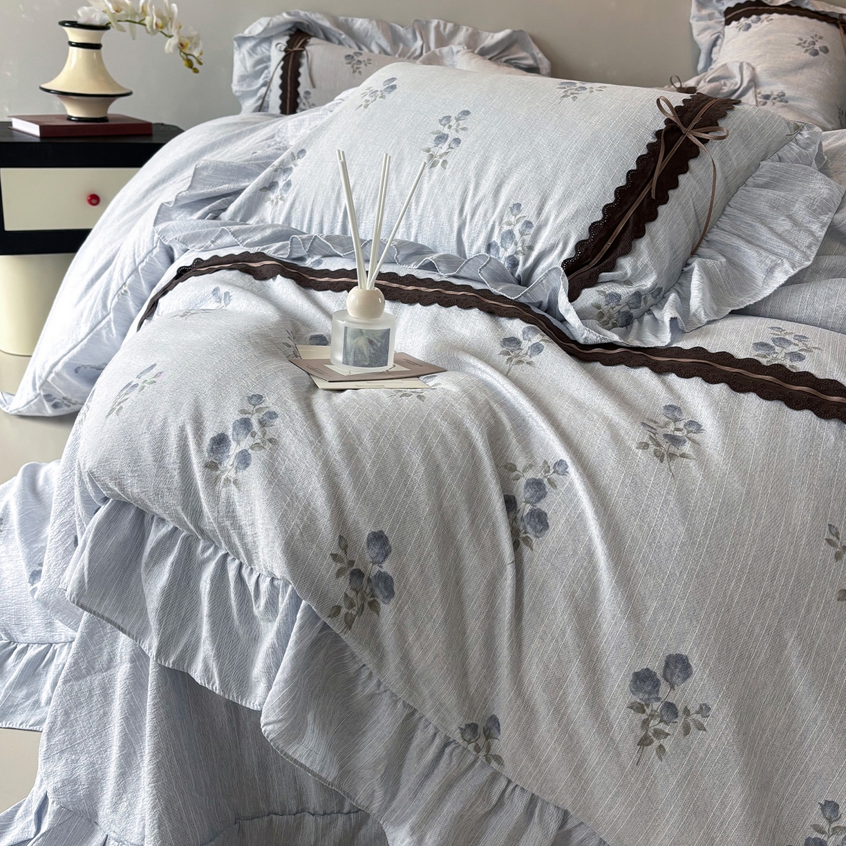 91家纺网 家纺一手货源 找家纺 迷尚家居 2026新款提花色织麻花边四件套 可可蓝