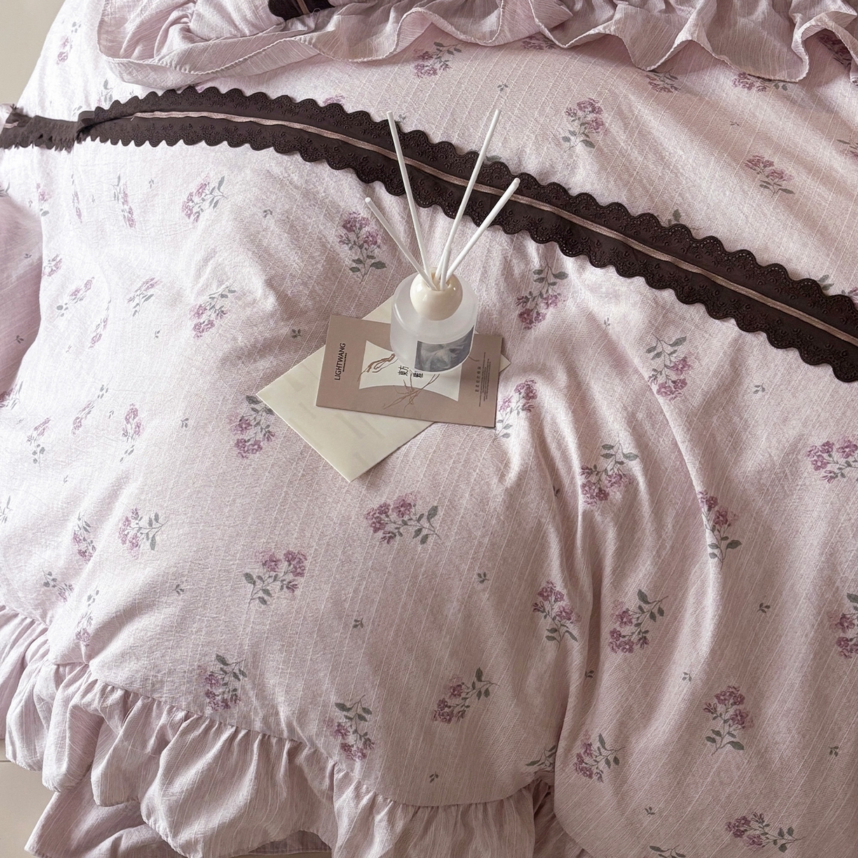 91家纺网 家纺一手货源 找家纺 迷尚家居 2026新款提花色织麻花边四件套 云溪粉